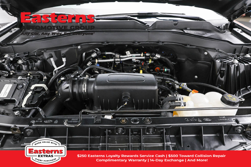 Used 2024 Ford Explorer XLT w/ Equipment Group 202A AWD/4WD image 8
