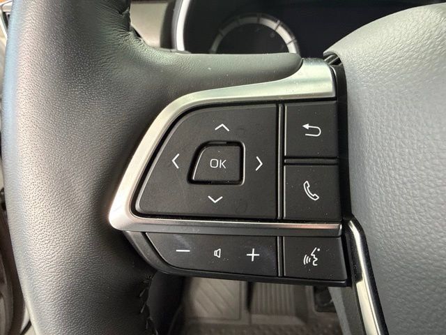 Used 2020 Toyota Highlander Limited AWD/4WD image 17