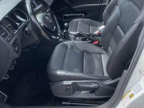 Used 2019 Volkswagen Golf Alltrack S AWD/4WD image 3