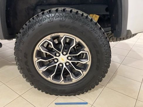 Used 2019 Chevrolet Colorado ZR2 image 25