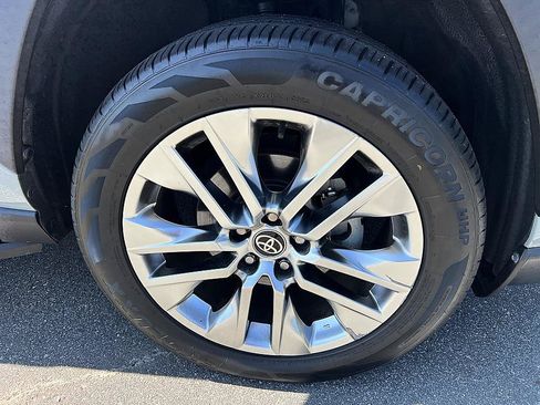 Used 2021 Toyota RAV4 XLE Premium FWD image 12