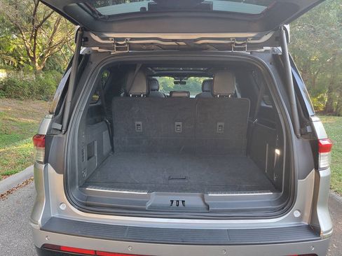 Used 2024 Lincoln Navigator L 4WD image 18