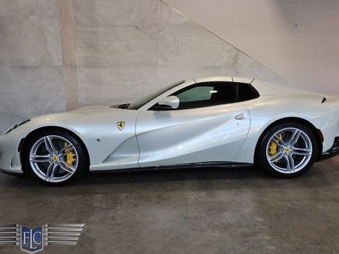 Used 2021 Ferrari 812 GTS RWD image 3