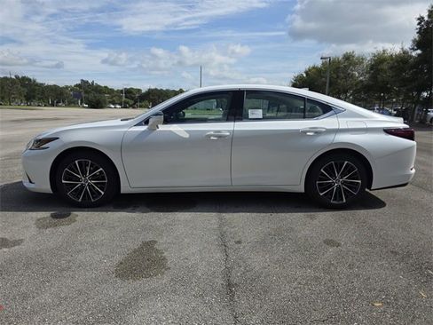 New 2025 Lexus ES 350 w/ Premium Package image 6
