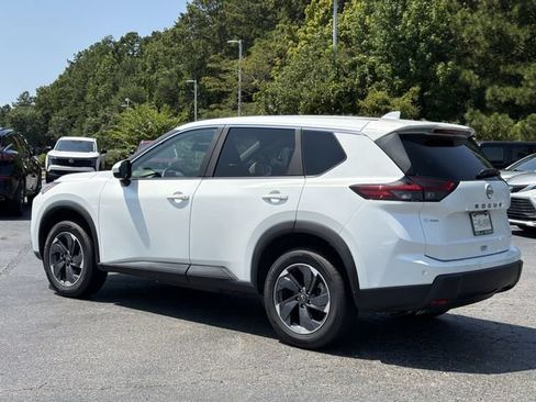 Used 2025 Nissan Rogue SV FWD image 3