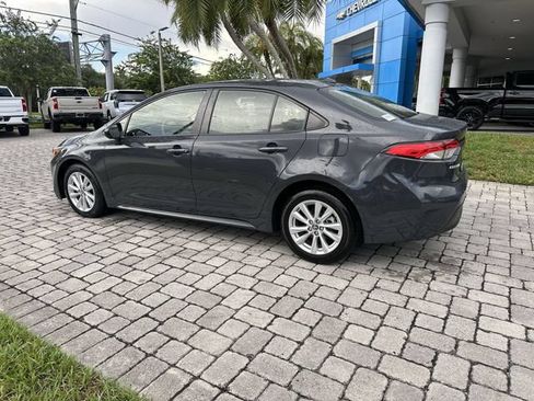 Used 2023 Toyota Corolla LE w/ LE Convenience Package FWD image 33