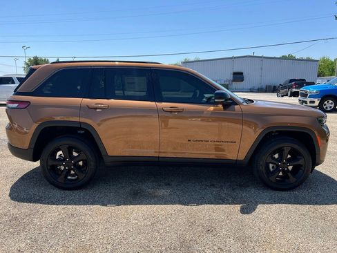 New 2026 Jeep Grand Cherokee Limited AWD/4WD image 8