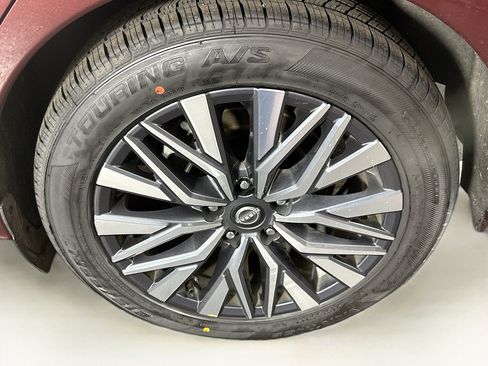 Used 2025 Nissan Altima 2.5 SV image 11