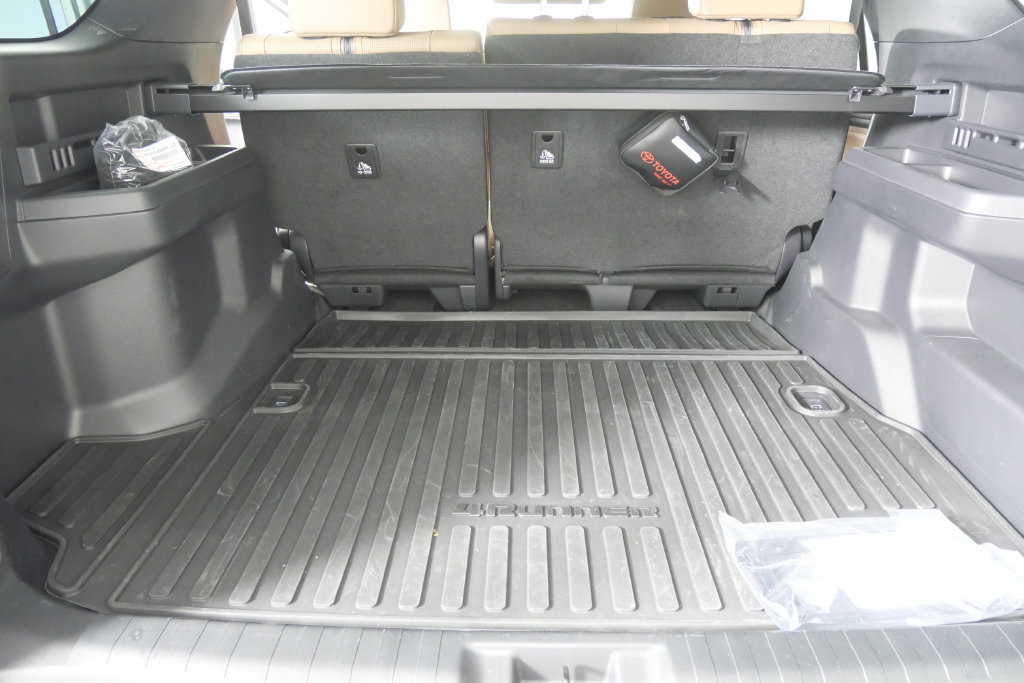 Used 2026 Toyota 4Runner Limited AWD/4WD image 18