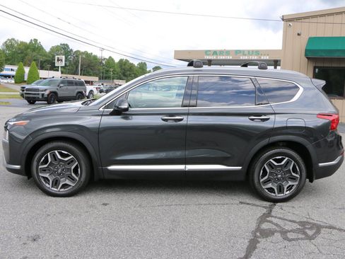 Used 2022 Hyundai Santa Fe Limited FWD image 2