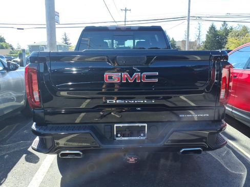 Used 2023 GMC Sierra 1500 Denali w/ Technology Package AWD/4WD image 5