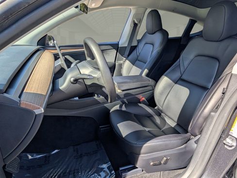 Used 2024 Tesla Model Y 2WD image 7