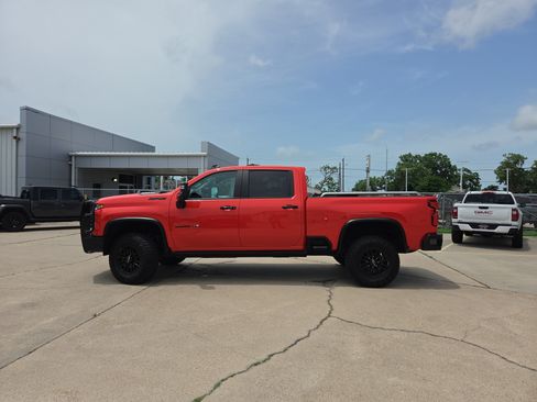 Used 2025 Chevrolet Silverado 2500 ZR2 w/ Technology Package AWD/4WD image 8