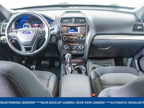 Used 2019 Ford Explorer XLT image 4