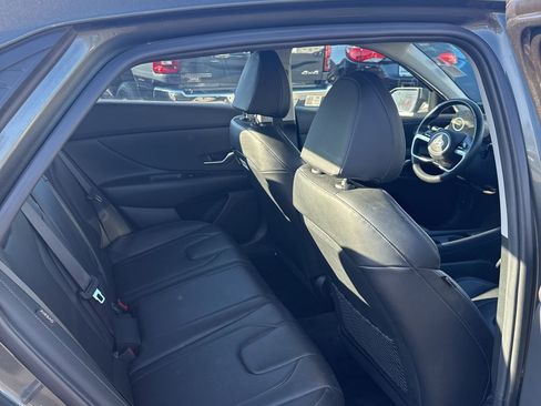 Used 2024 Hyundai Elantra Limited image 17