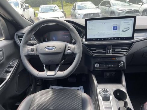 Certified 2025 Ford Escape ST-Line w/ Tech Pack #1 AWD/4WD image 15