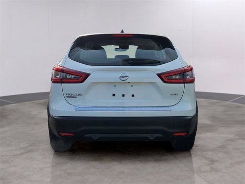 Used 2020 Nissan Rogue Sport S image 5