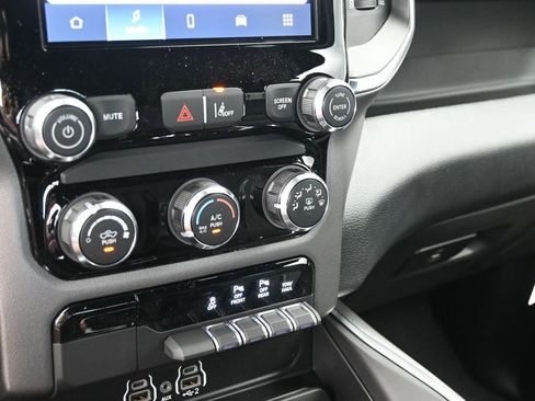 New 2026 RAM 1500 Express AWD/4WD image 20