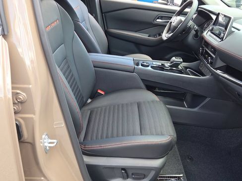 New 2026 Nissan Rogue SV AWD/4WD image 14