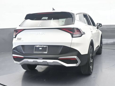Used 2025 Kia Sportage LX FWD image 5