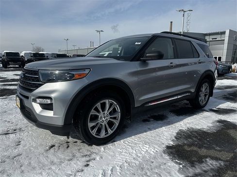 Certified 2023 Ford Explorer XLT w/ Equipment Group 202A image 9