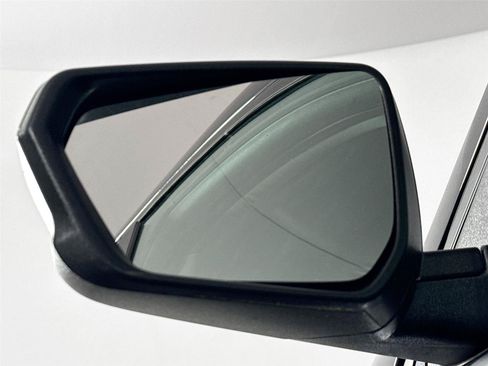 Used 2020 Chevrolet Equinox LS FWD image 5