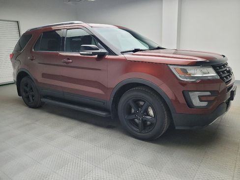 Used 2016 Ford Explorer XLT w/ Equipment Group 202A AWD/4WD image 11
