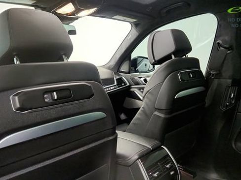 Used 2025 BMW X7 xDrive40i w/ Executive Package AWD/4WD image 47