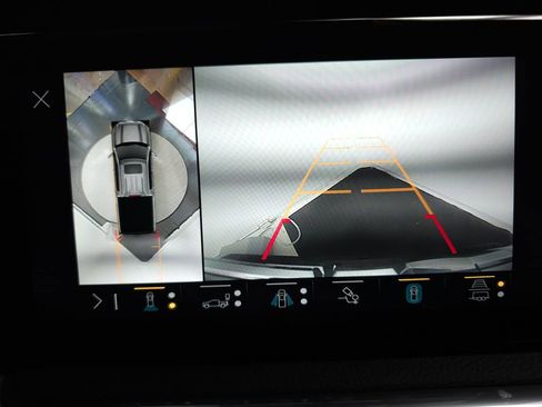 Used 2023 GMC Sierra 1500 Denali w/ Technology Package AWD/4WD image 17