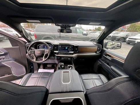 Used 2022 Chevrolet Silverado 1500 High Country image 32