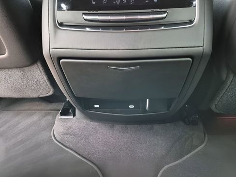 Used 2024 Cadillac Escalade Sport w/ LPO, ONYX Package image 22