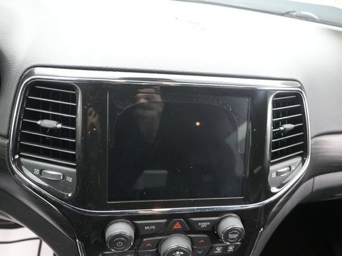 Used 2021 Jeep Grand Cherokee Laredo X RWD image 13