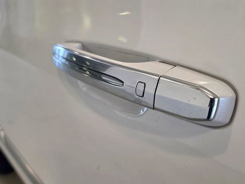 Used 2019 Cadillac Escalade Platinum AWD/4WD image 6