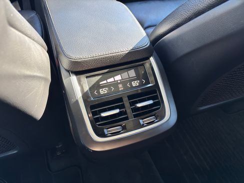 Used 2017 Volvo XC90 T6 Momentum image 23