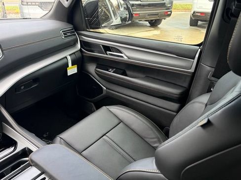 New 2026 Jeep Grand Wagoneer L 4WD image 34