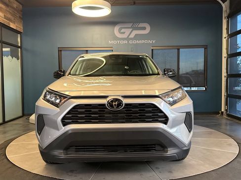Used 2022 Toyota RAV4 LE AWD/4WD image 8
