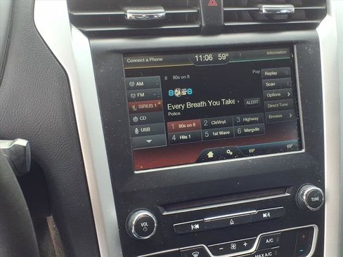 Used 2016 Ford Fusion SE image 9