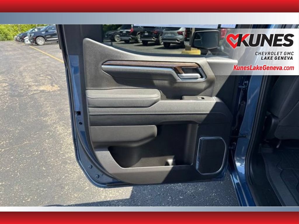 New 2026 GMC Sierra 1500 Elevation w/ Elevation Select Package AWD/4WD image 17
