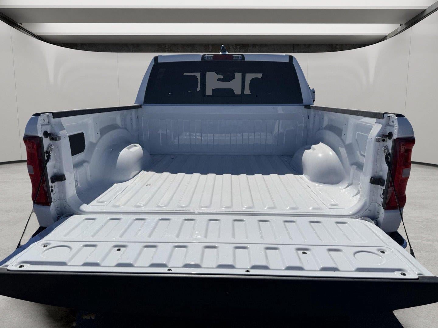 Used 2025 RAM 1500 Big Horn AWD/4WD image 9