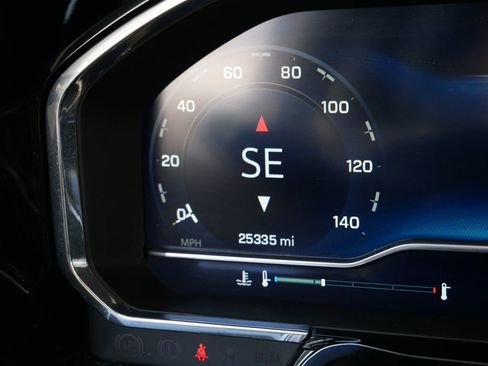 Used 2025 Chevrolet Silverado 1500 LT image 27