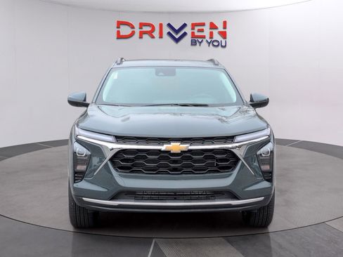 New 2026 Chevrolet Trax LT w/ Driver Confidence Package image 8