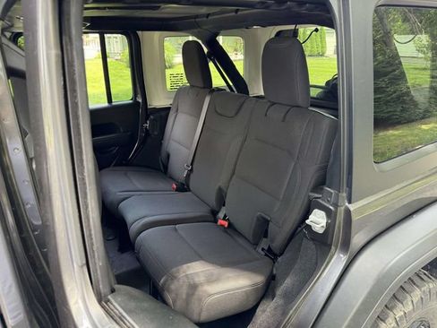 Used 2022 Jeep Wrangler Unlimited Sport AWD/4WD image 16