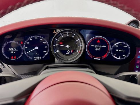 Used 2022 Porsche 911 Carrera image 17