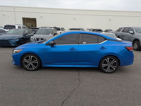 Used 2021 Nissan Sentra SR w/ SR Premium Package image 2