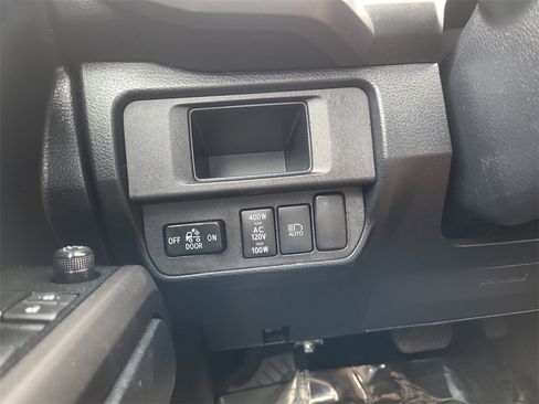 Used 2019 Toyota Tacoma TRD Sport image 28