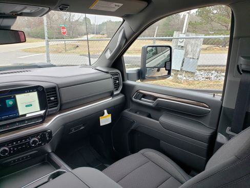 New 2026 Chevrolet Silverado 3500 LT image 38