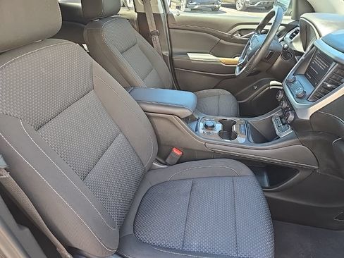 Used 2023 GMC Acadia SLE w/ Driver Convenience Package FWD image 33