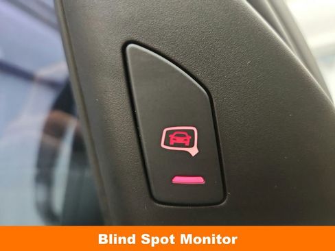 Used 2017 Audi A8 L 4.0T w/ Driver Assistance Package image 14