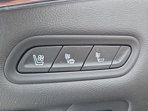 Certified 2024 Cadillac Escalade Sport RWD image 29