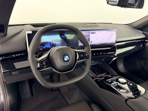 New 2026 BMW 530i RWD image 4
